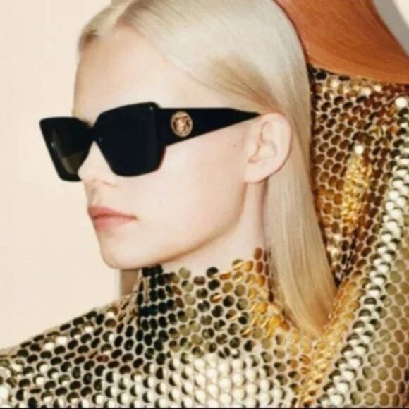 Burberry Daisy Square Oversized Sunglasses BE4344 Black Gold Logo - Picture 14 of 16